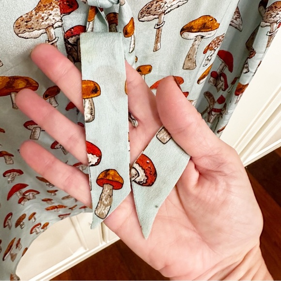 RARE Anthropologie Moulinette Soeurs Toadstool Mushroom Women’s Tie Front Blouse - Picture 10 of 14